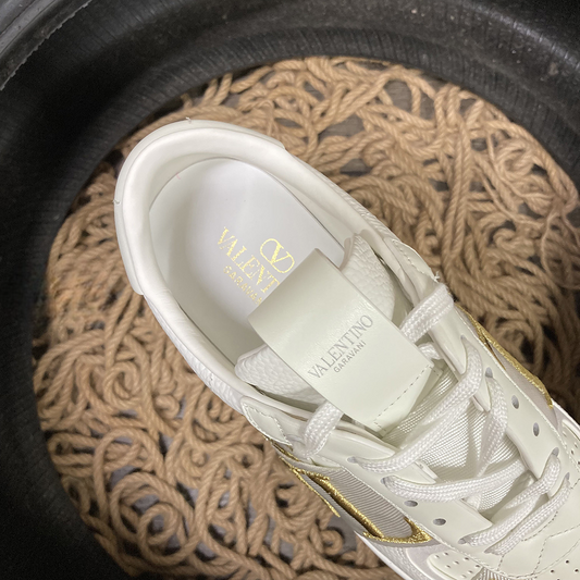 V7TN Trainers White Gold