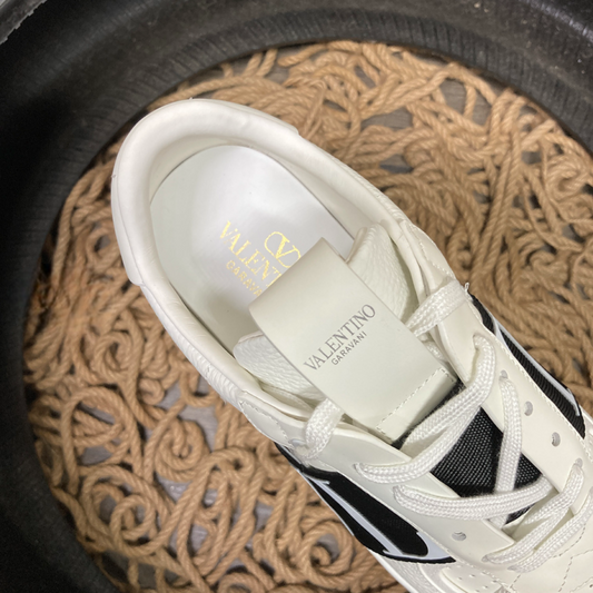 V7TN Trainers Black