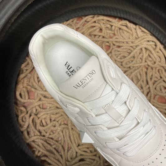 Valentino One Stud White