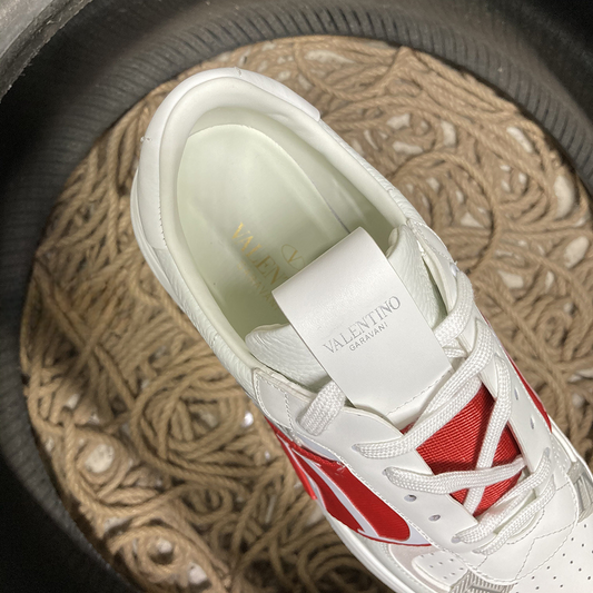 V7TN Trainers Red