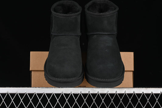 UGG – Black Classic