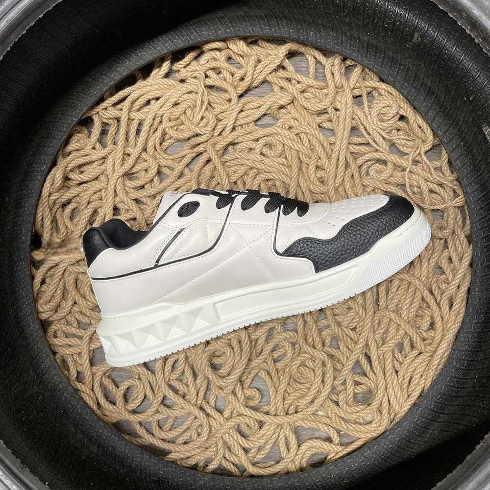 Valentino One Stud White & Black