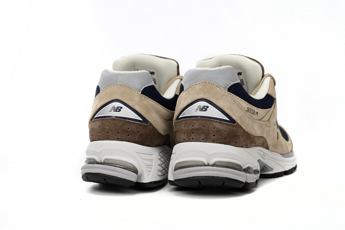 New Balance 2002R 11