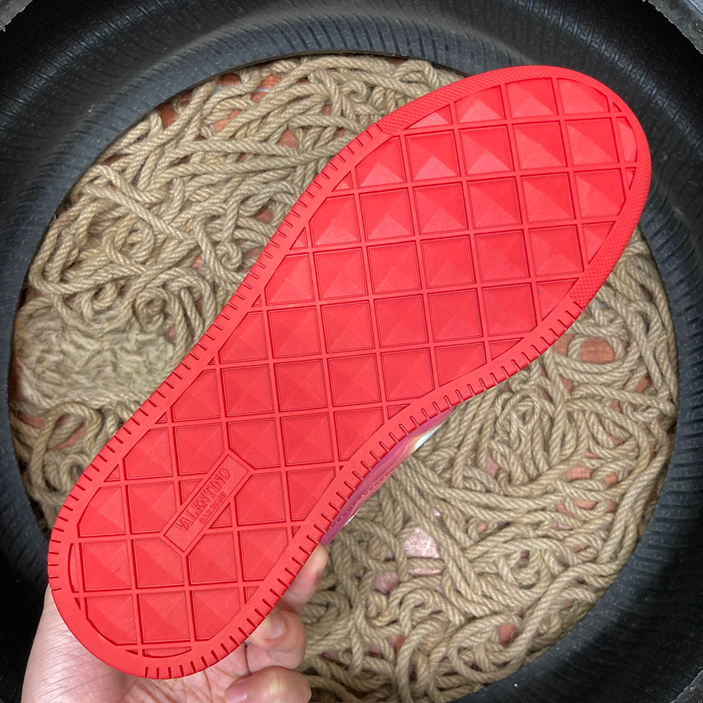 Valentino One Stud Red Pattern