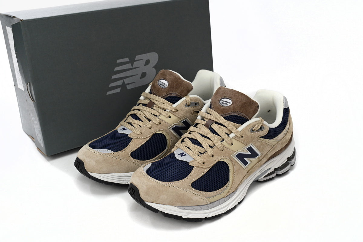 New Balance 2002R 11