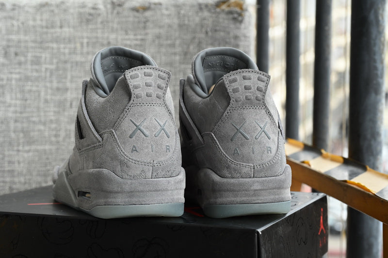 Jordan 4 Kaws