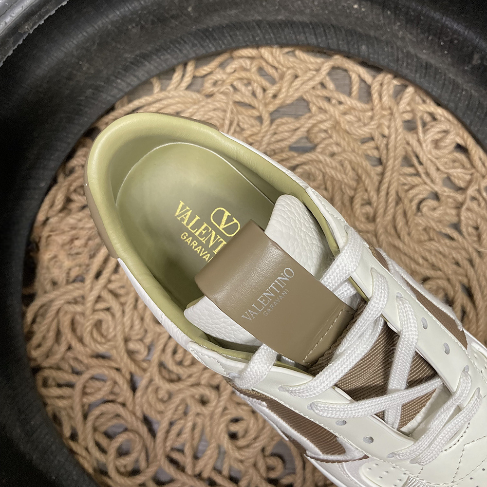 V7TN Trainers Light Brown