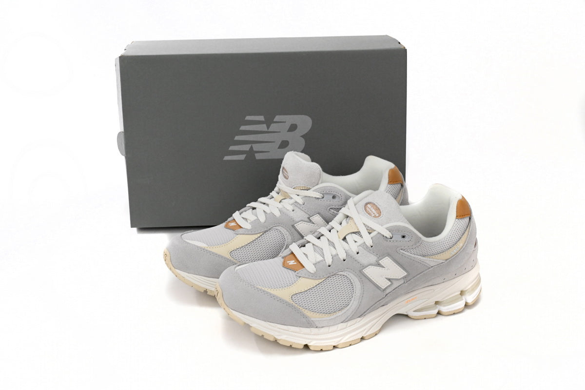 New Balance 2002R