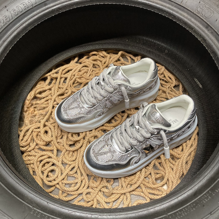 Valentino One Stud Silver Glitter