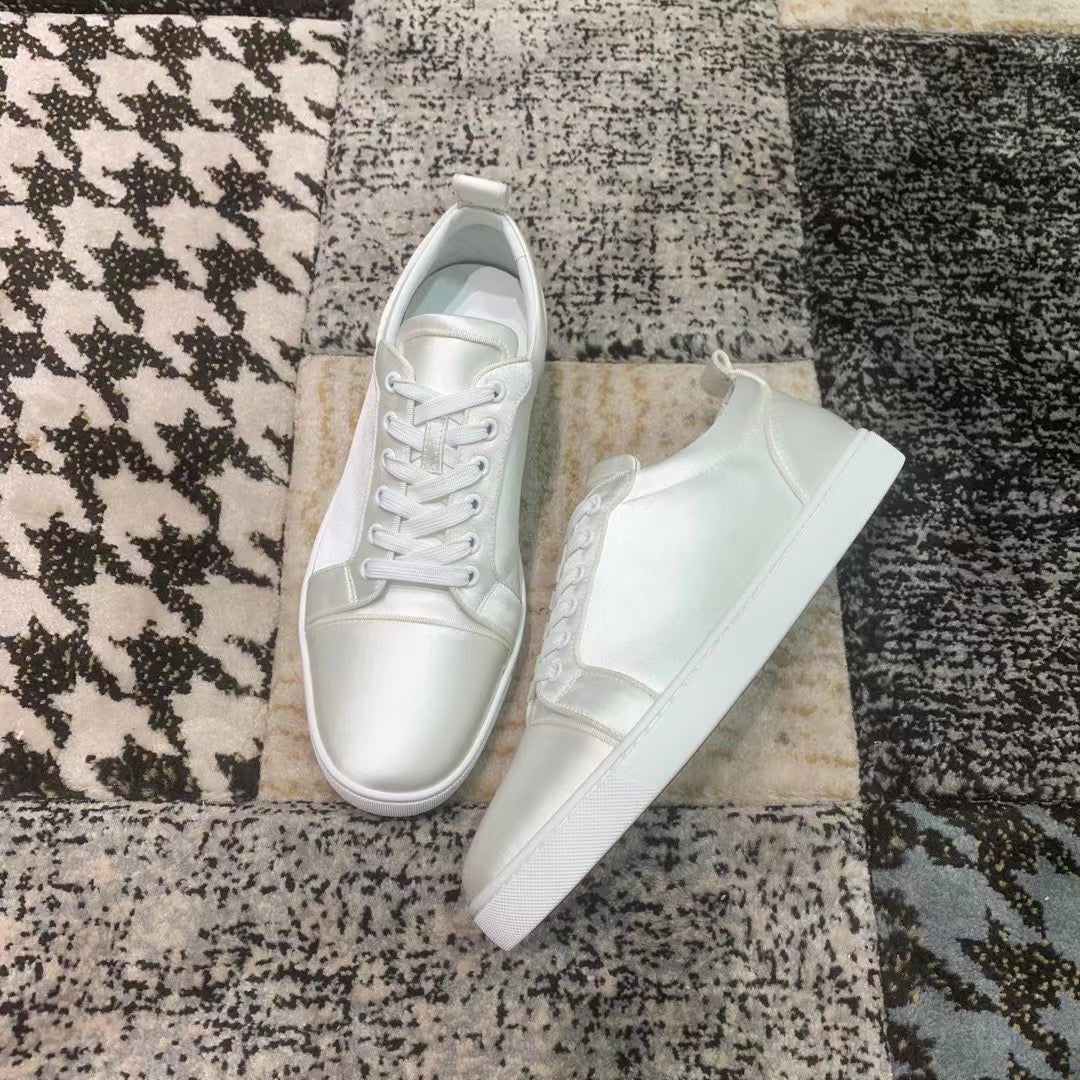 Christian Louboutin Classic White / Gray Low