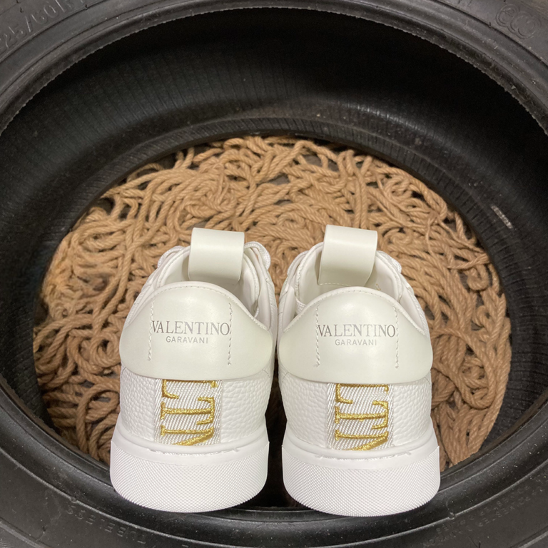 V7TN Trainers White Gold