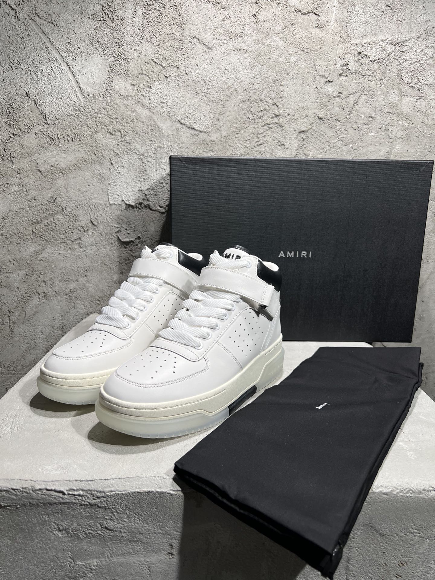 Amiri Stadium White High