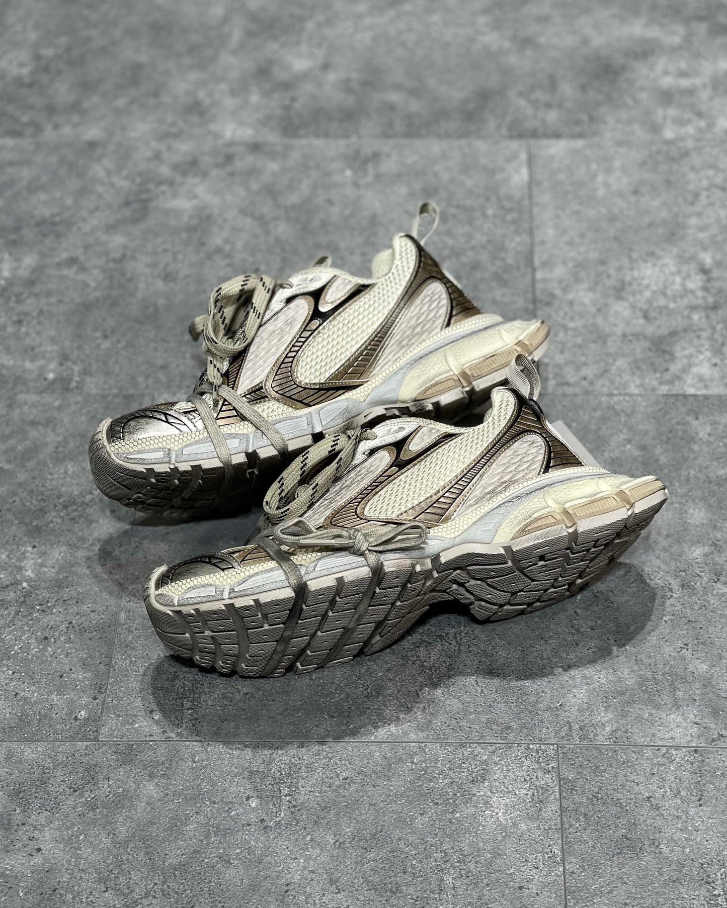 Balenciaga 3XL White Brown