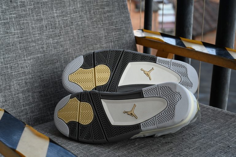 Jordan 4 Craft