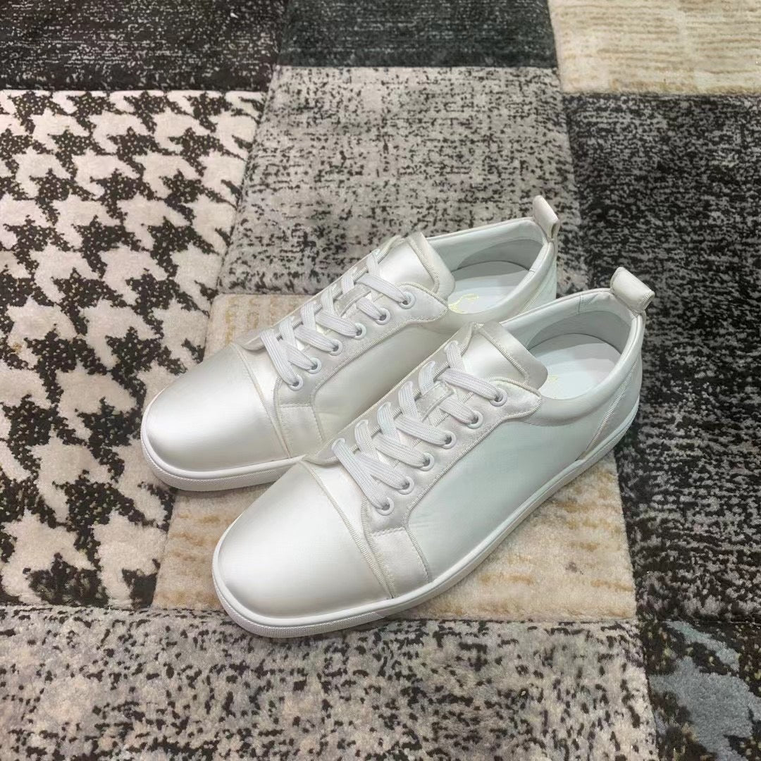 Christian Louboutin Classic White / Gray Low