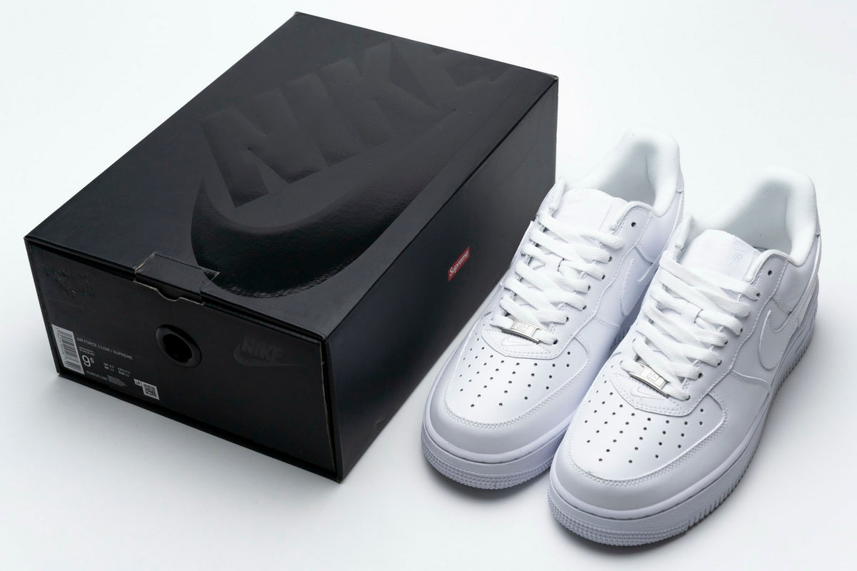 Nike Air Force Supreme Triple White