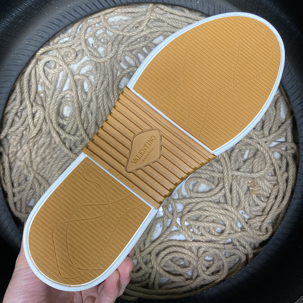 V7TN Trainers White Brown