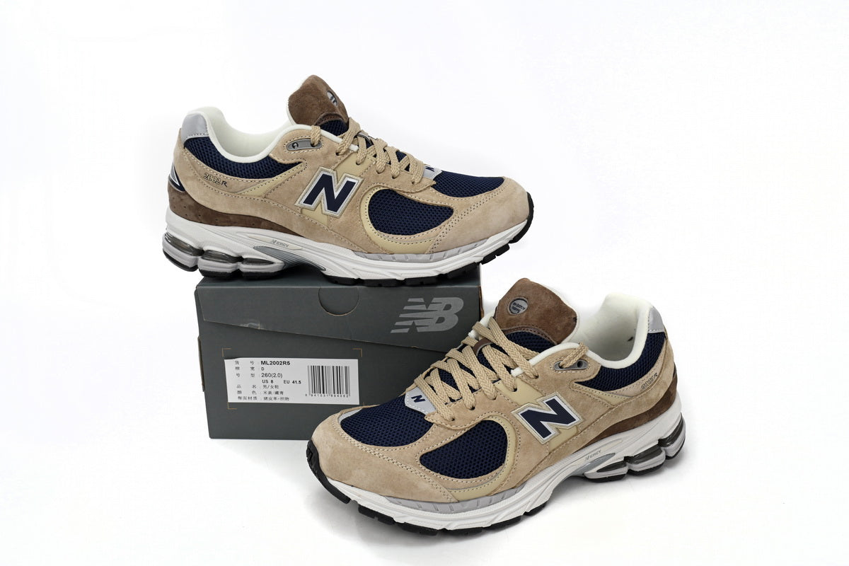 New Balance 2002R 11