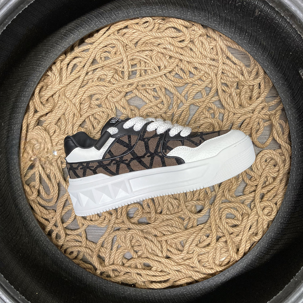 Valentino One Stud Dark Brown