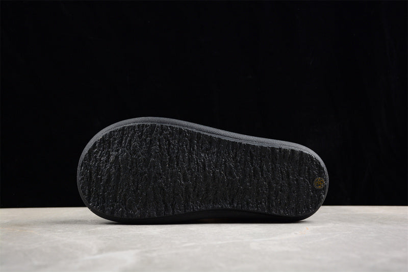 UGG – Black Boots
