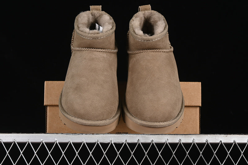 UGG – Classic Mini Brown