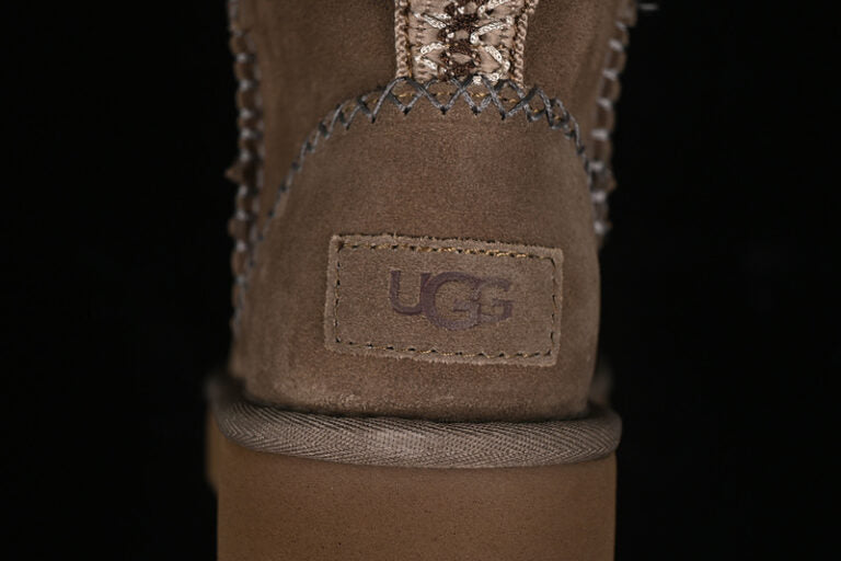 UGG – Alpine Dark Brown