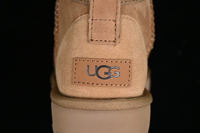 UGG – Classic Mini Brown
