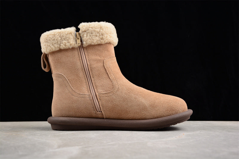 UGG – Light Brown Boots