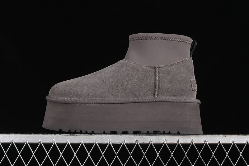 UGG – Dakota Grey