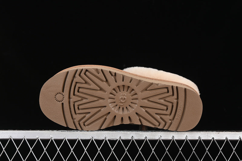 UGG – Classic Short