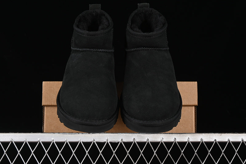 UGG – Classic Mini Black