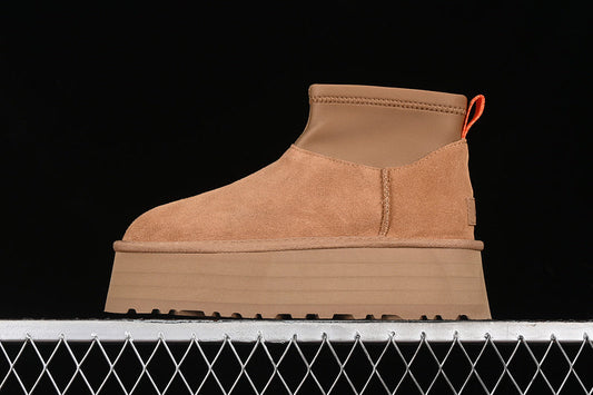 UGG – Dakota Brown
