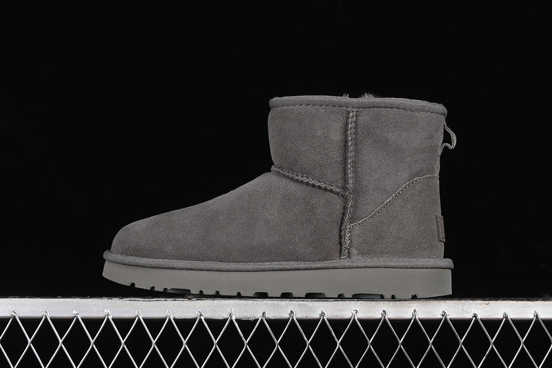 UGG – Classic Grey