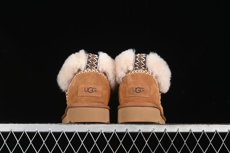 UGG – Classic Mini Alpine