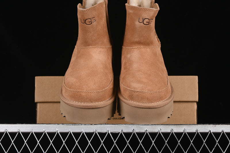 UGG – Classic Brown