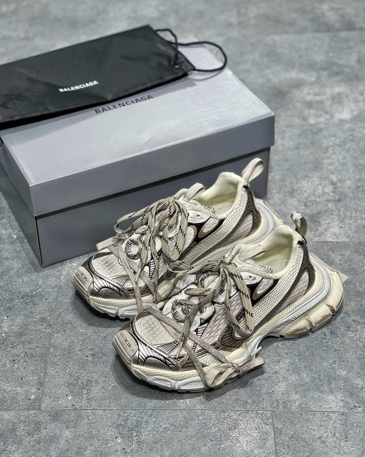 Balenciaga 3XL White Brown