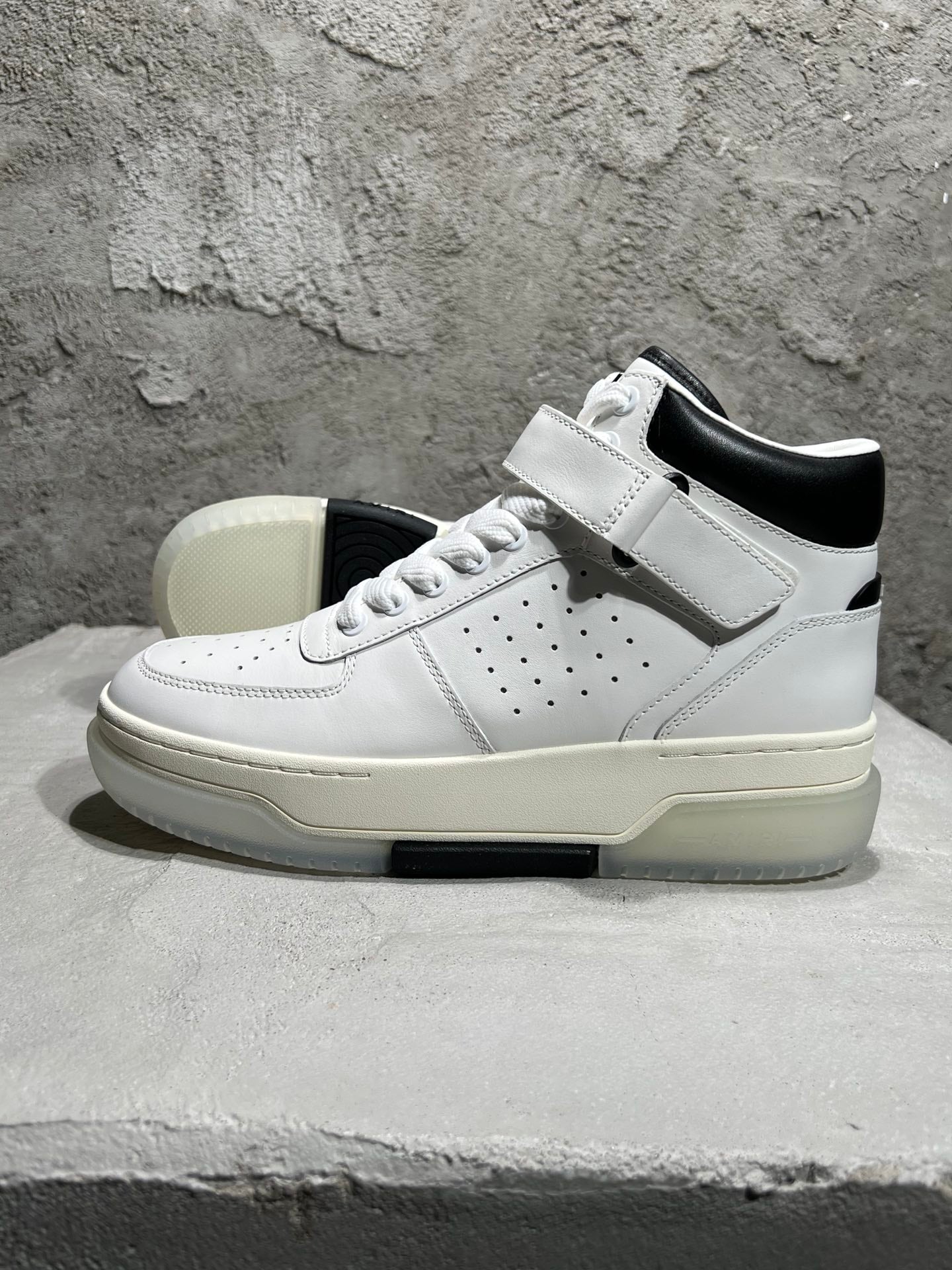 Amiri Stadium White High