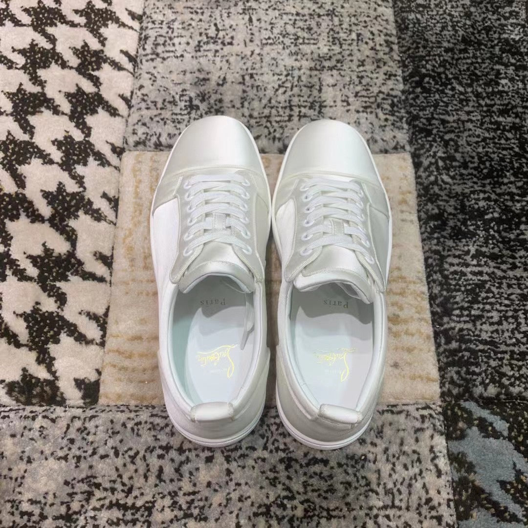 Christian Louboutin Classic White / Gray Low