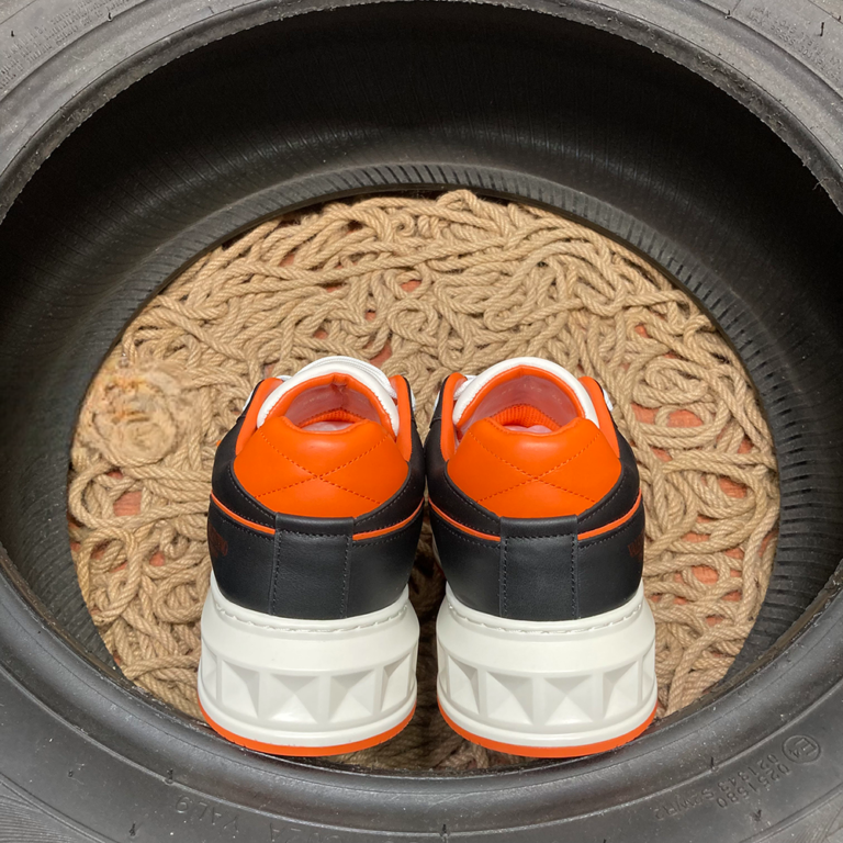 Valentino One Stud Orange & Black