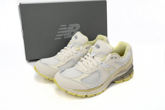 New Balance 2002R