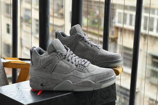 Jordan 4 Kaws