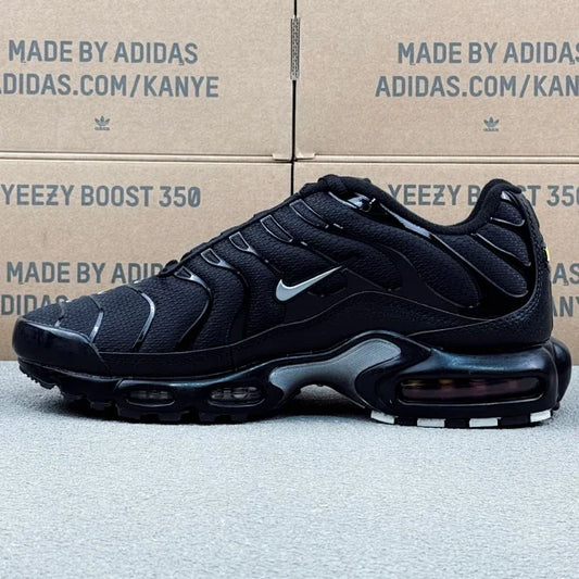 Nike TN – Black White