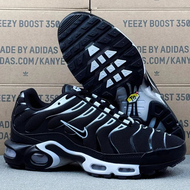 Nike TN – Black White