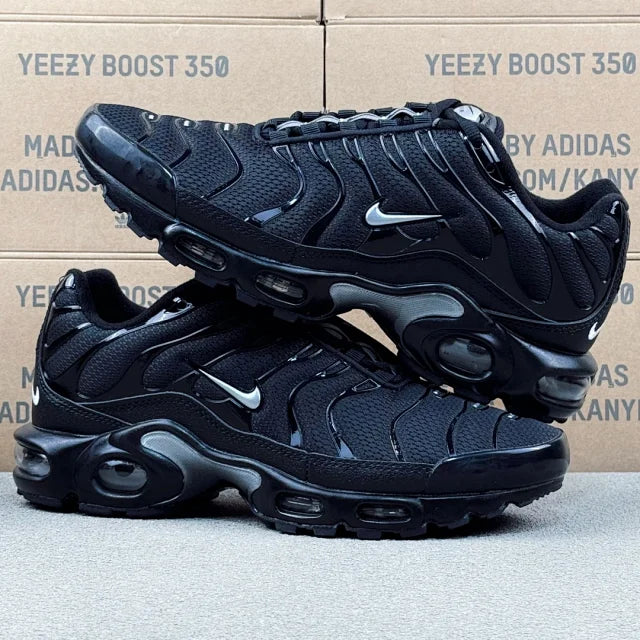 Nike TN – Black White