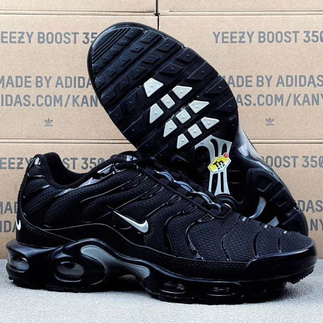 Nike TN – Black White